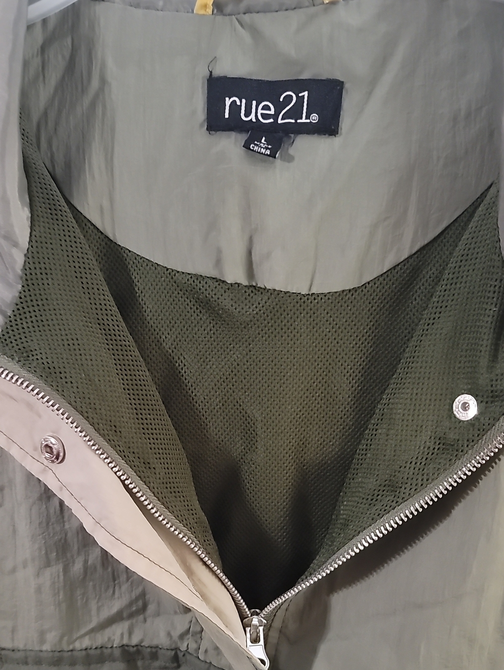 Rue21 Colorblock Hooded Utility Windbreaker in Olive, Dark Green, Beige & Yellow - Picture 13 of 14